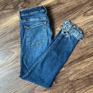 👖 Women’s Zara Frayed Cropped Blue Demin Jeans👖